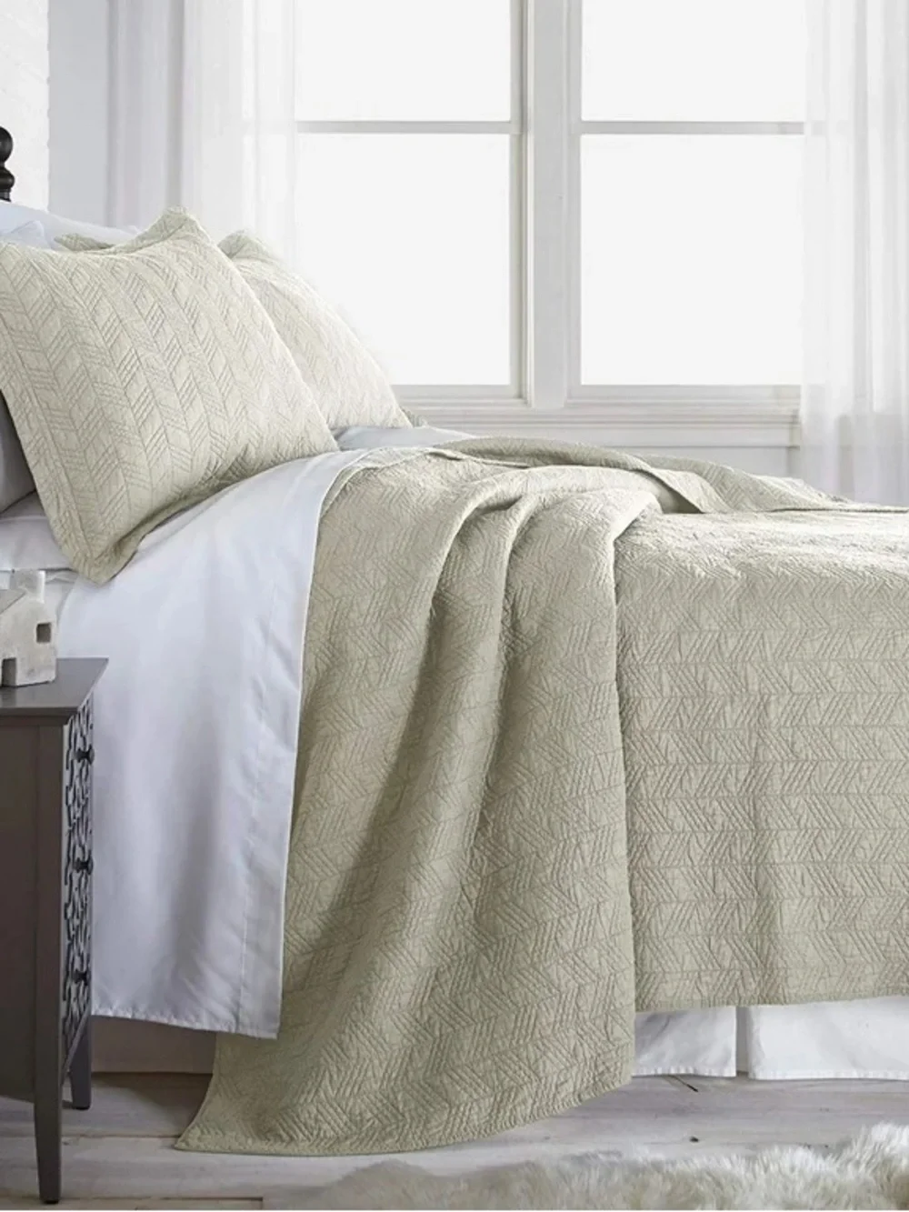 Textured Quilted Bedspread Set in Light Beige - 3 piece queen cotton quilt set